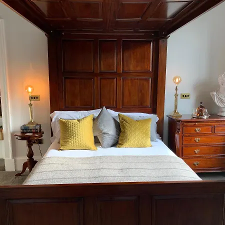 Guest house 23 Mayfield 5*