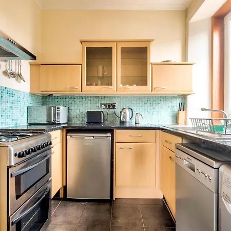 Central Location! 2bdr Flat In Haymarket *