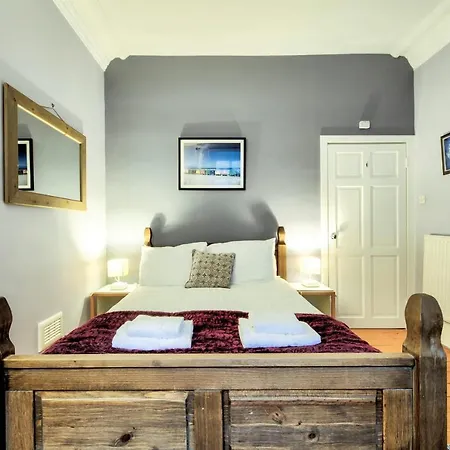 Lovely 2br Flat In West End By Guestready