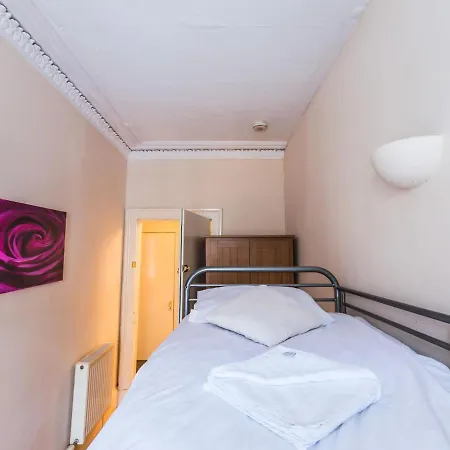 Three Bedroom Near City Center Edimburgo