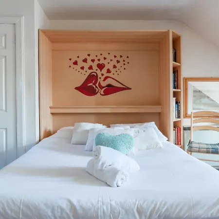 One Bedroom Cosy Near The Castle شقة إدنبرة