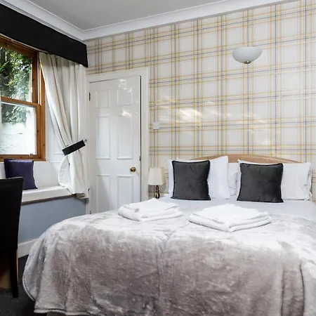 Claremont Konukevi 3*