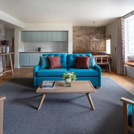 Abbey Apartments, At Holyrood شقة فندقية إدنبرة