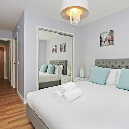 Apartment Apt For 5 W/ Free Parking, Next To Arthurs Seat