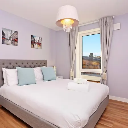 Apt For 5 W/ Free Parking, Next To Arthurs Seat Apartment *