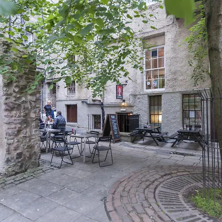 Modern In Near Castle Edinburgh