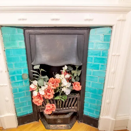 Appartamento Stylish & Convenient 3bed Apt. Near City Centre!