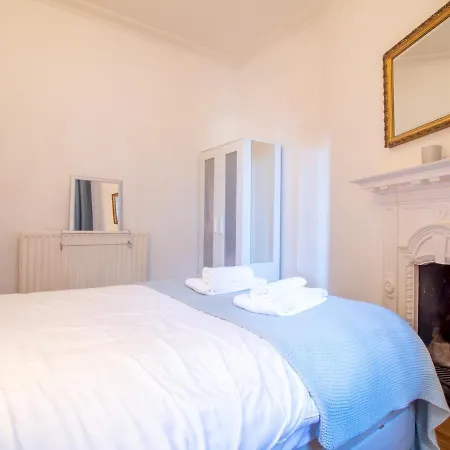Appartamento Stylish & Convenient 3bed Apt. Near City Centre!