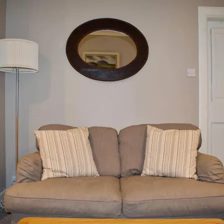 Historic 4 Bedroom Apartment In Dean Village * Edinburgh