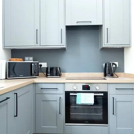 Bright And Spacious Flat Next To Meadows Park Edinburgh