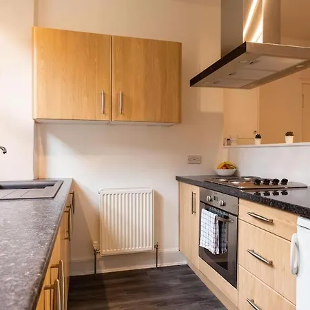 Broughton - Alluring One Bedroom Flat, Excellent Location, Apartamento