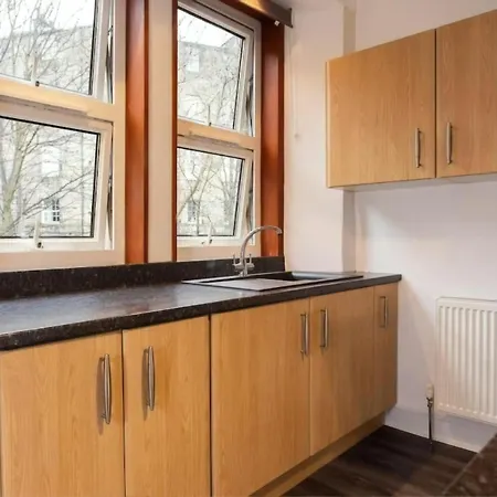 Broughton - Alluring One Bedroom Flat, Excellent Location,