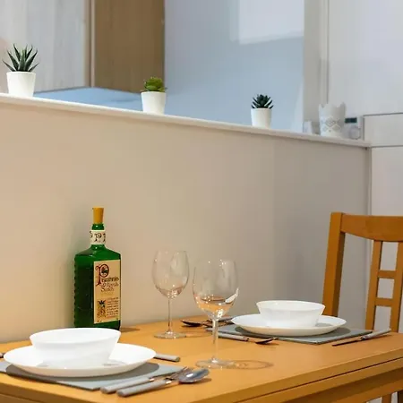 Broughton - Alluring One Bedroom Flat, Excellent Location,