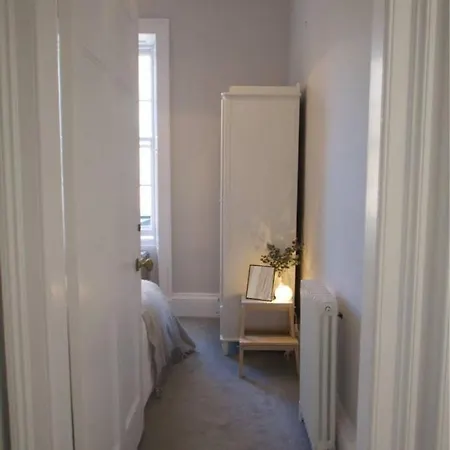 Modern Georgian Flat In Central Apartment *