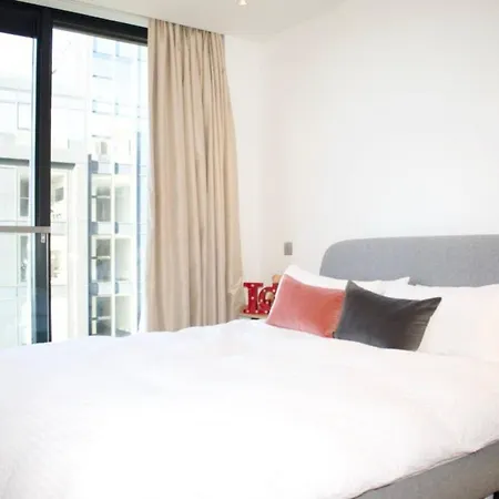 Quarter Mile Flat With Stunning Meadows View Edimburgo