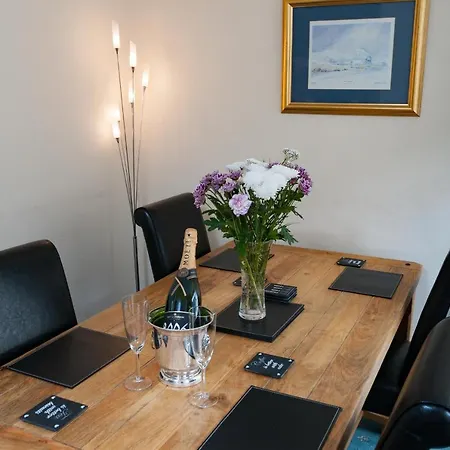 Edinburgh Accommodation Apartamento *