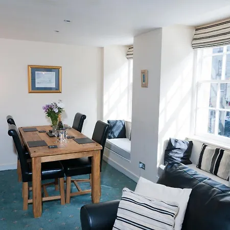 Edinburgh Accommodation Apartamento *