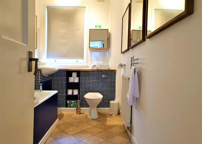 Canongate - Spacious And Historic 2 Bed Flat On Royal Mile