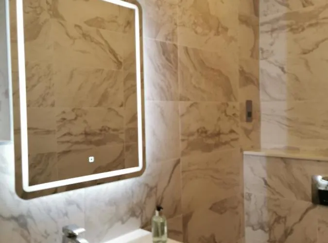 בית הארחה West End