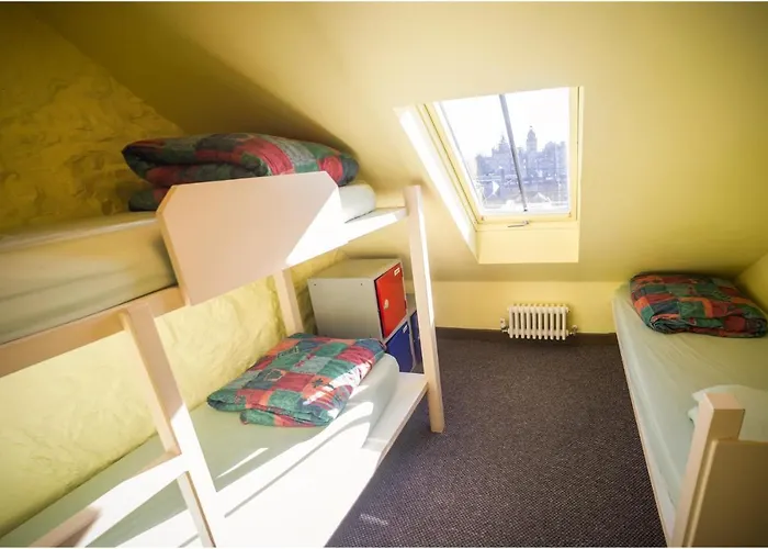 Castle Rock - Adults Only Hostel *