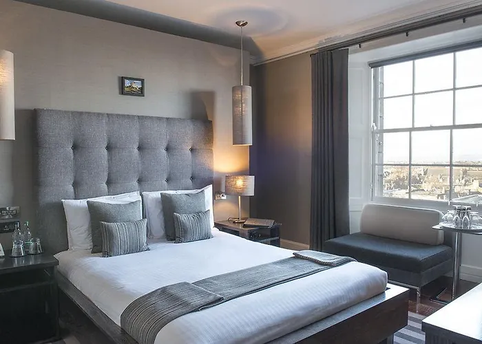& Picardy Place 4*