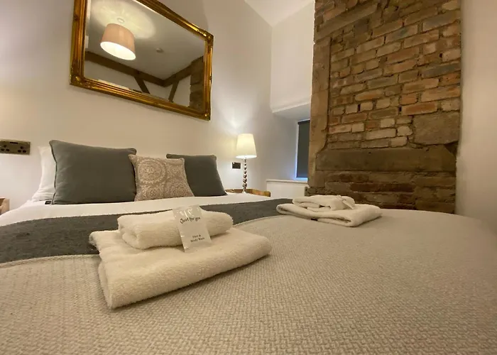 Hotel apartamentowy Royal Mile Balconies By The Castle