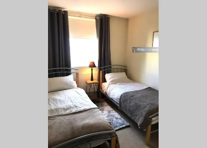 Waterfront Living In Leith With Free Parking! Apartmán *