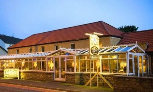 Aaron 4* אדינבורו