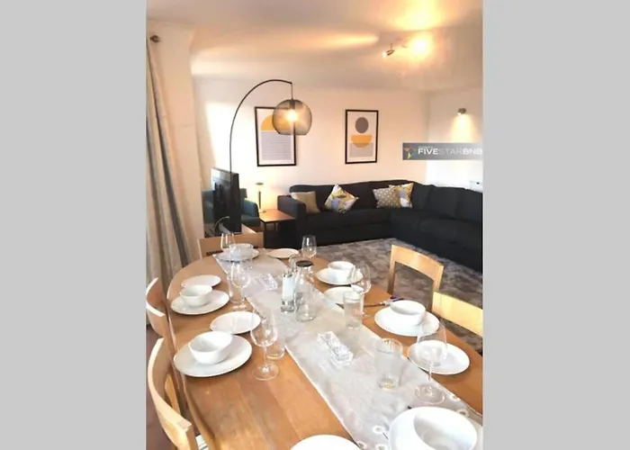 Waterfront Living In Leith With Free Parking! Edinburgh