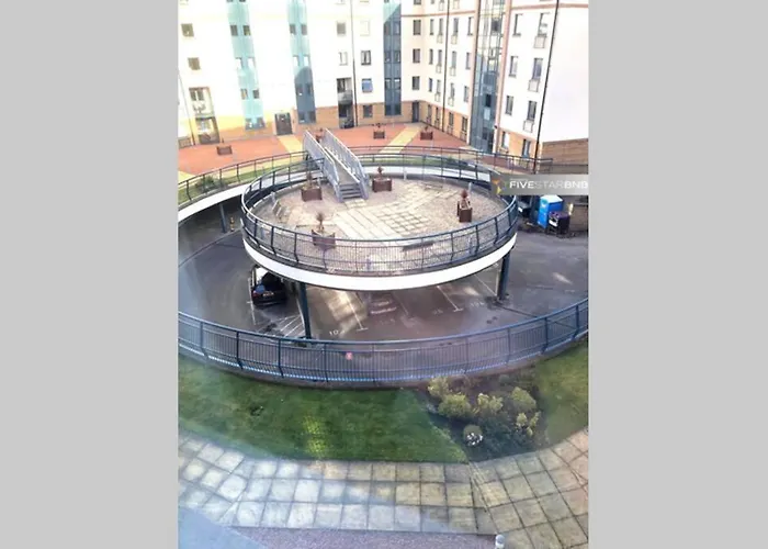 Waterfront Living In Leith With Free Parking! * Edinburgh