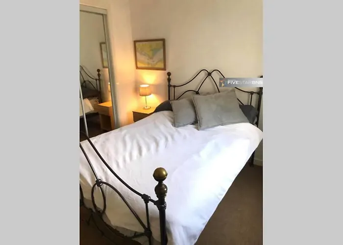 Waterfront Living In Leith With Free Parking! * Edinburgh