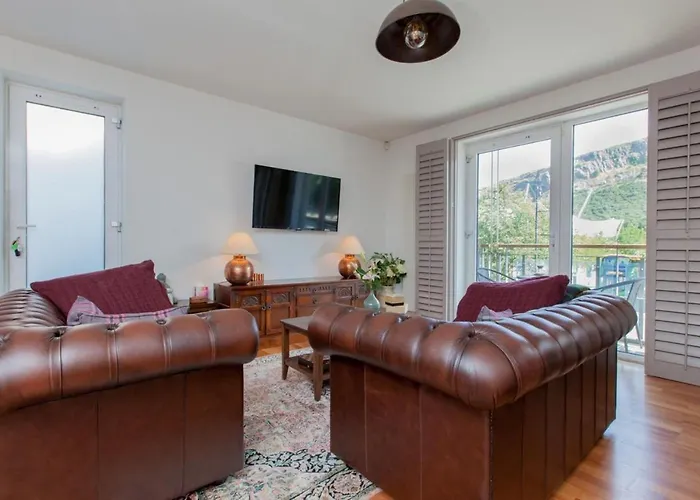 Holyrood - Luxury With Parking Эдинбург