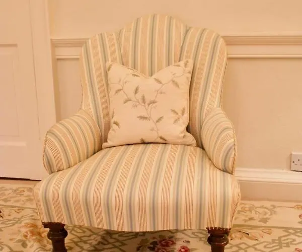 דירה Period On Castle Street