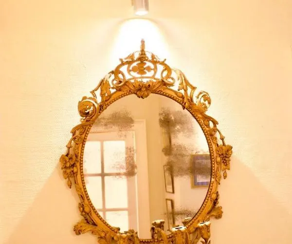 דירה Period On Castle Street *