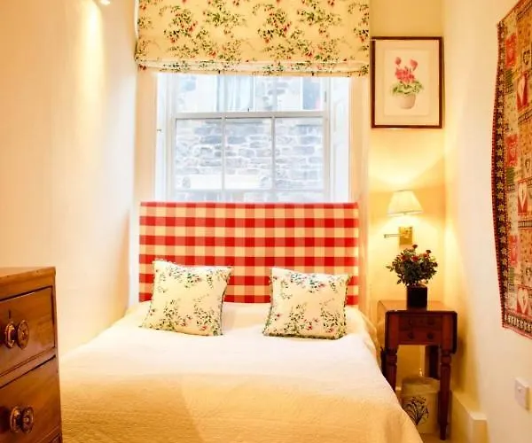 דירה Period On Castle Street *