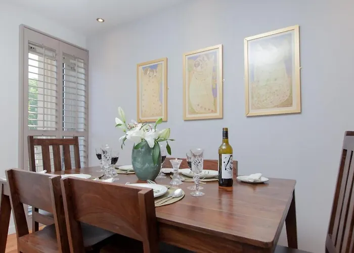 Holyrood - Luxury With Parking Апартаменты Эдинбург