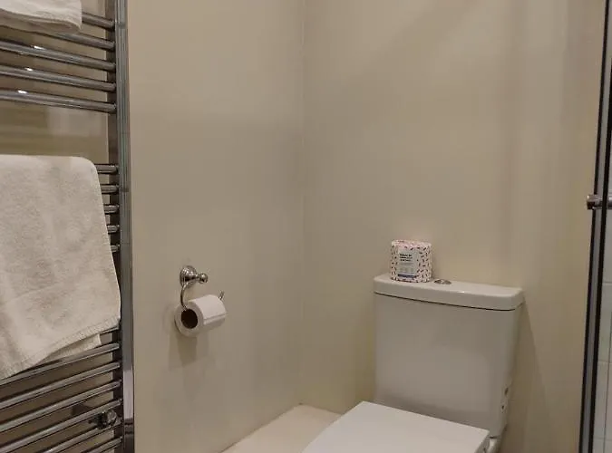 Amazing - Thistle Street Near Princes St *