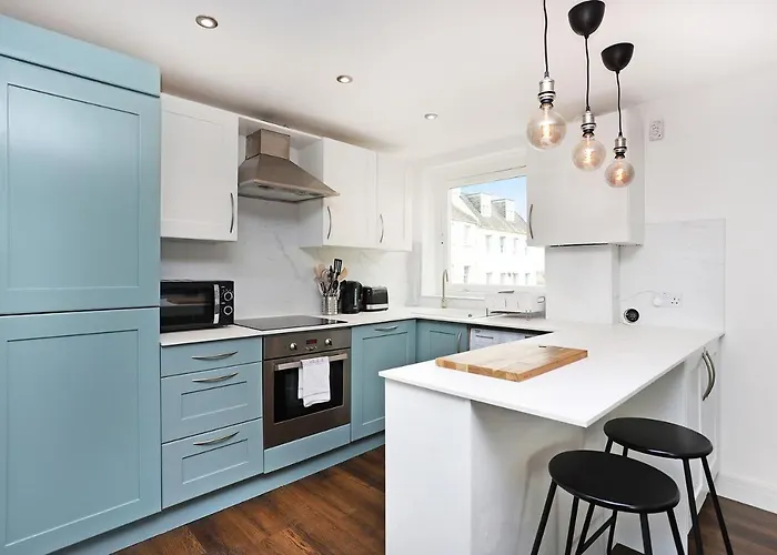 Joivy Contemporary Royal Mile With Balcony *