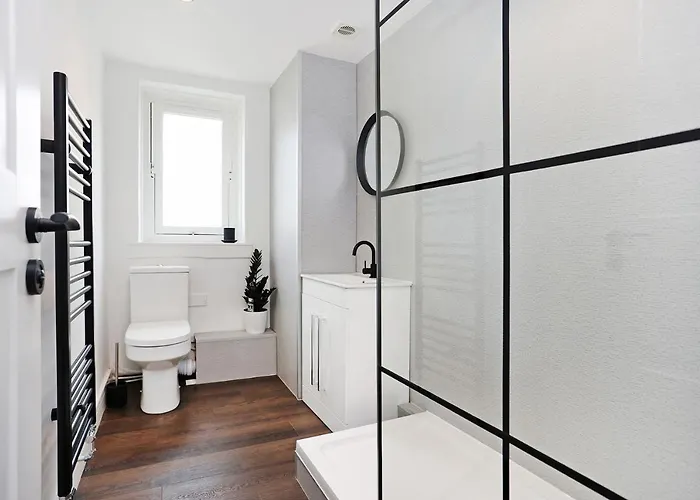 Joivy Contemporary Royal Mile With Balcony *