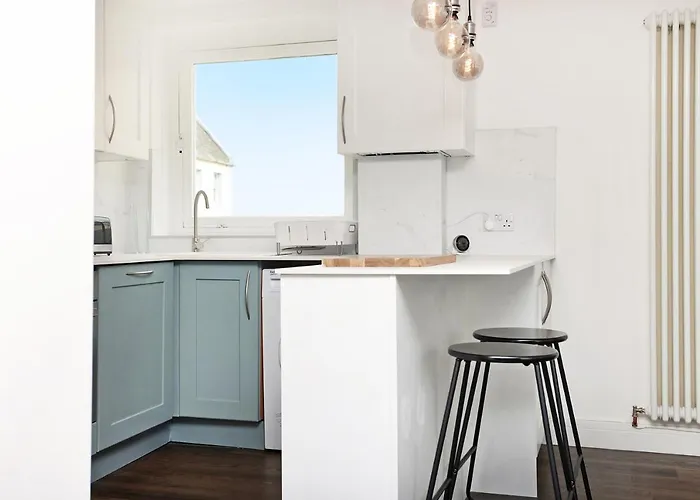 Joivy Contemporary Royal Mile With Balcony Edimburgo