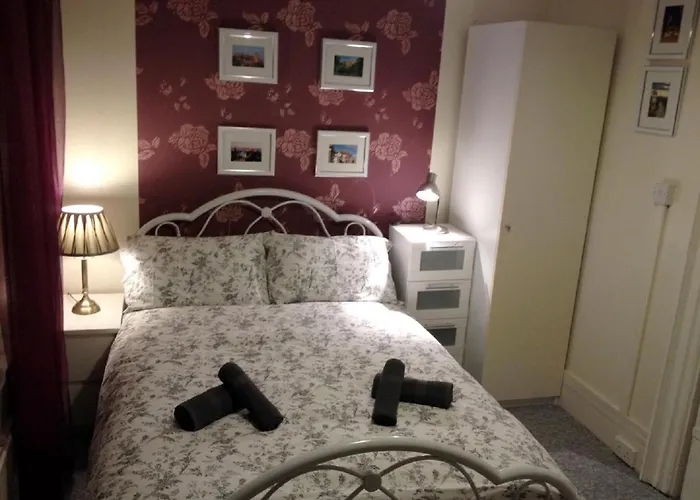 F1- Very Centre * Edinburgh