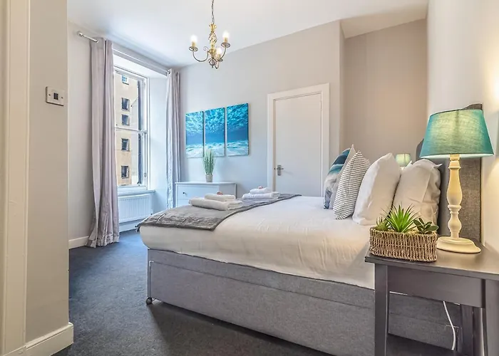 아파트 Pass The Keys Spacious And Homely Flat On The Royal Mile *