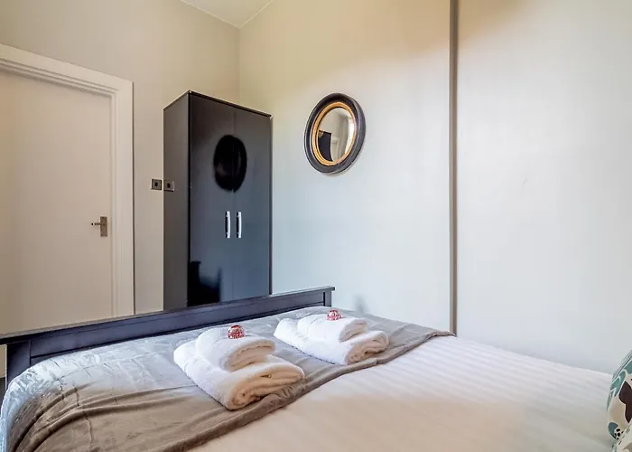 Pass The Keys Spacious And Homely Flat On The Royal Mile 아파트 에든버러