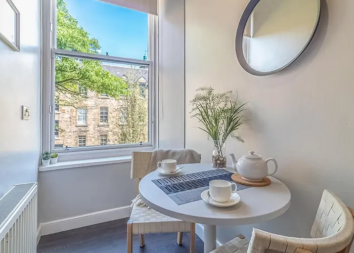 아파트 Pass The Keys Spacious And Homely Flat On The Royal Mile 에든버러