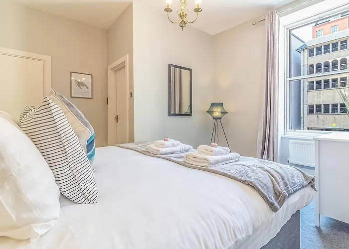 아파트 Pass The Keys Spacious And Homely Flat On The Royal Mile *
