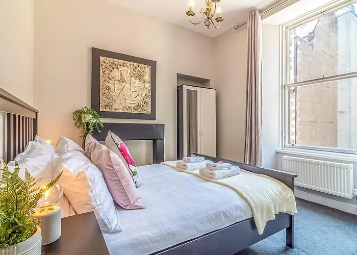 아파트 Pass The Keys Spacious And Homely Flat On The Royal Mile *