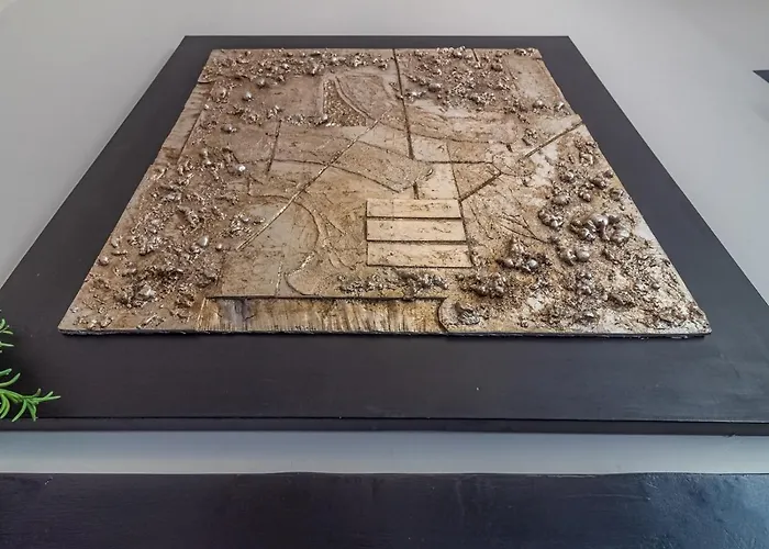 Pass The Keys Spacious And Homely Flat On The Royal Mile