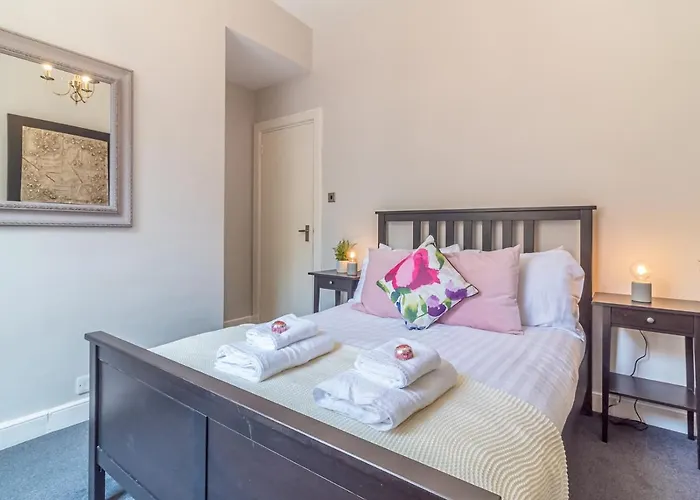 Pass The Keys Spacious And Homely Flat On The Royal Mile 아파트 에든버러