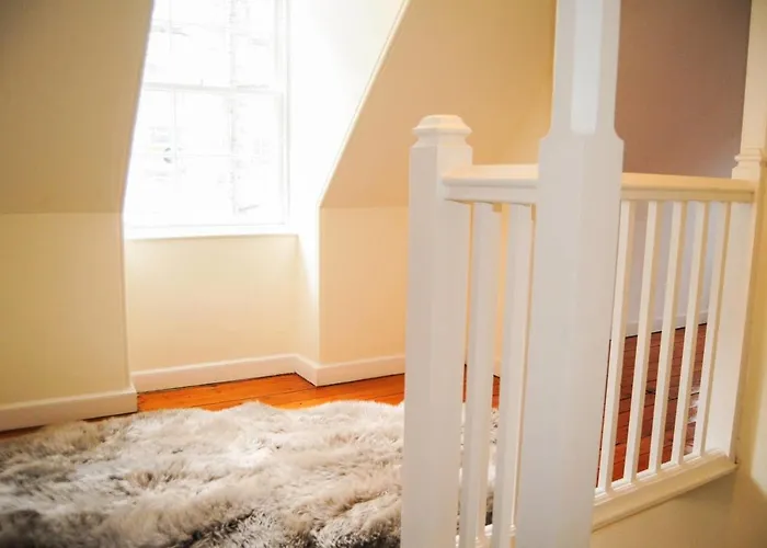 Beautiful Bohemian 2br Flat In The Cowgate *