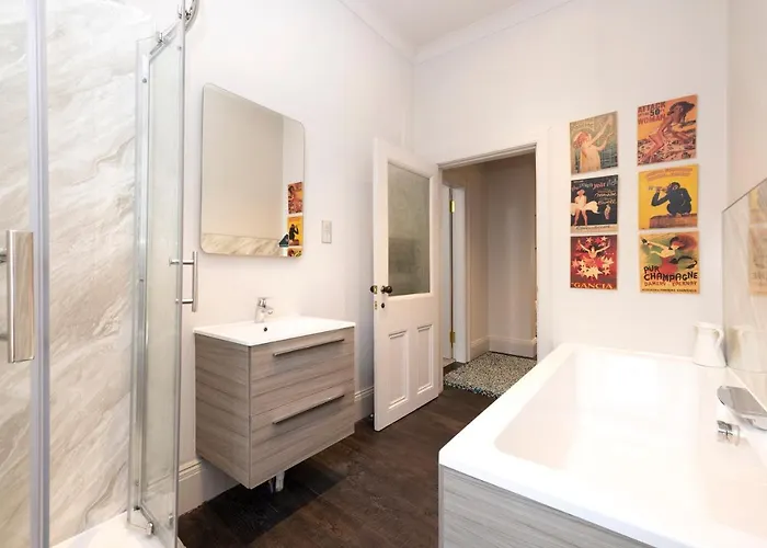 Appartamento Joivy Sophisticated Near Castle Edimburgo